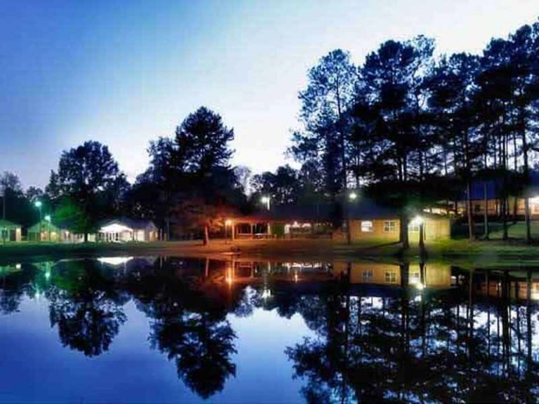 Campus Tour Mirror Lake